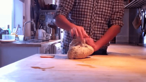 Como sovar massa de pão no método tradicional