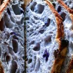 Pão Azul em fatias